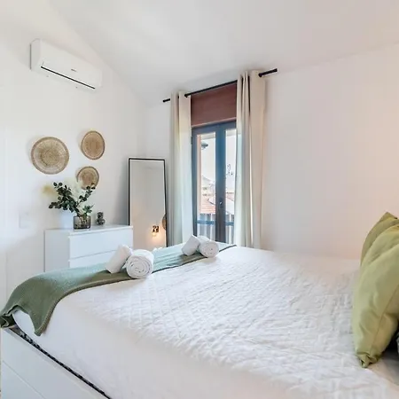 Charming Duplex On Marina Апартаменты *