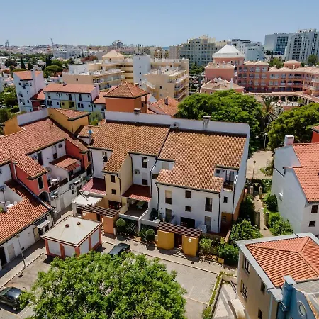 Апартаменты Charming Duplex On Marina